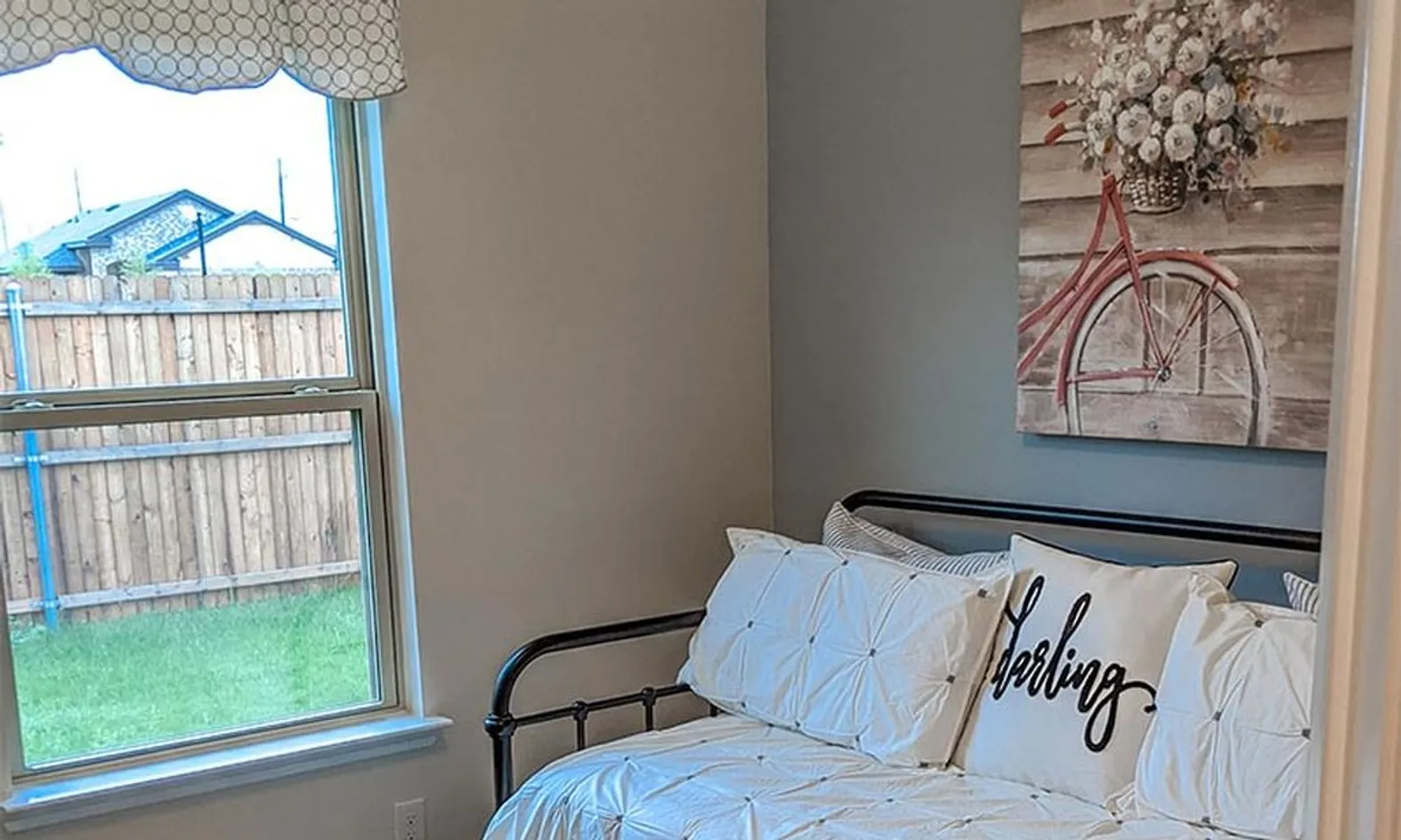 Model Guest Bedroom