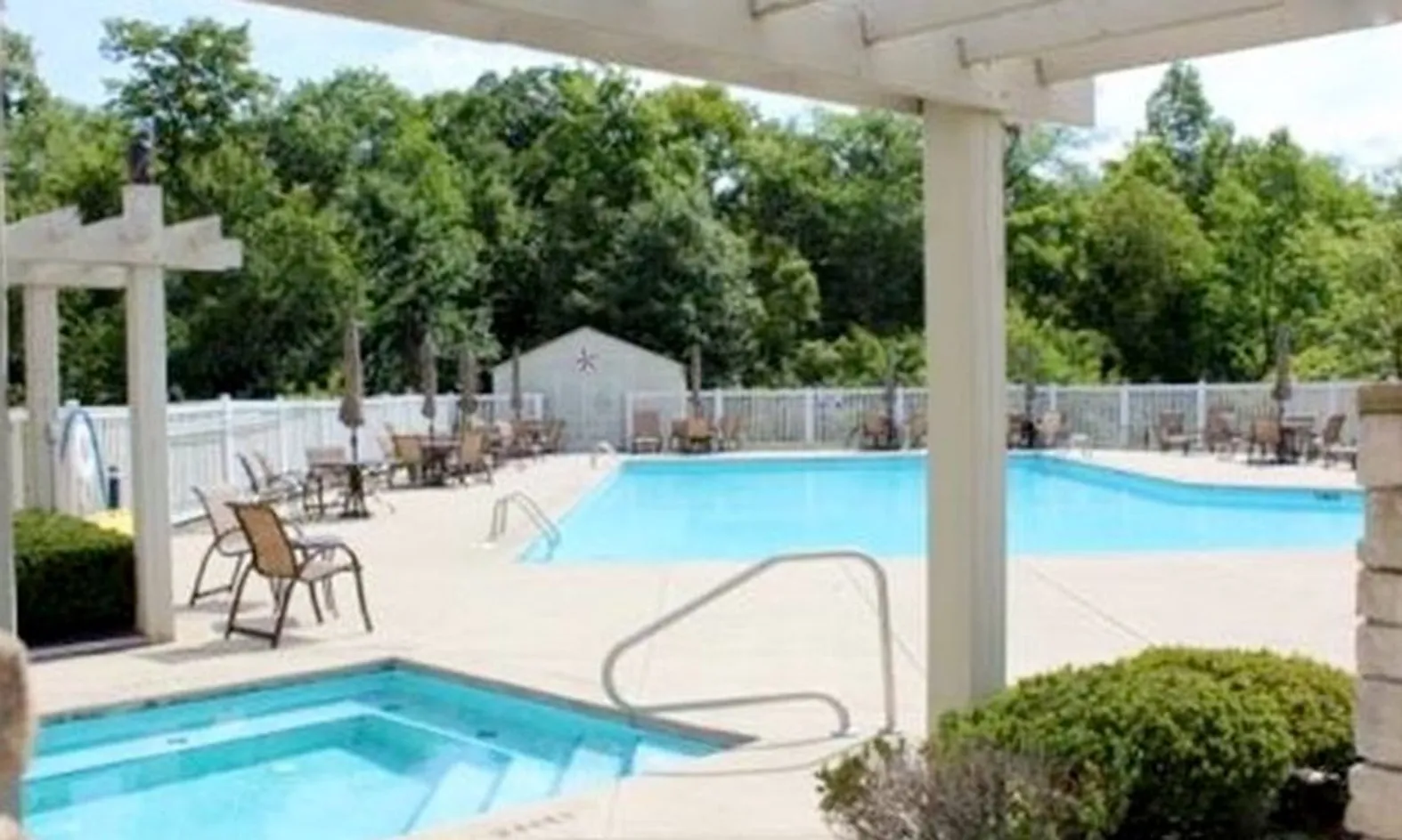 Outdoor Pool & Spa