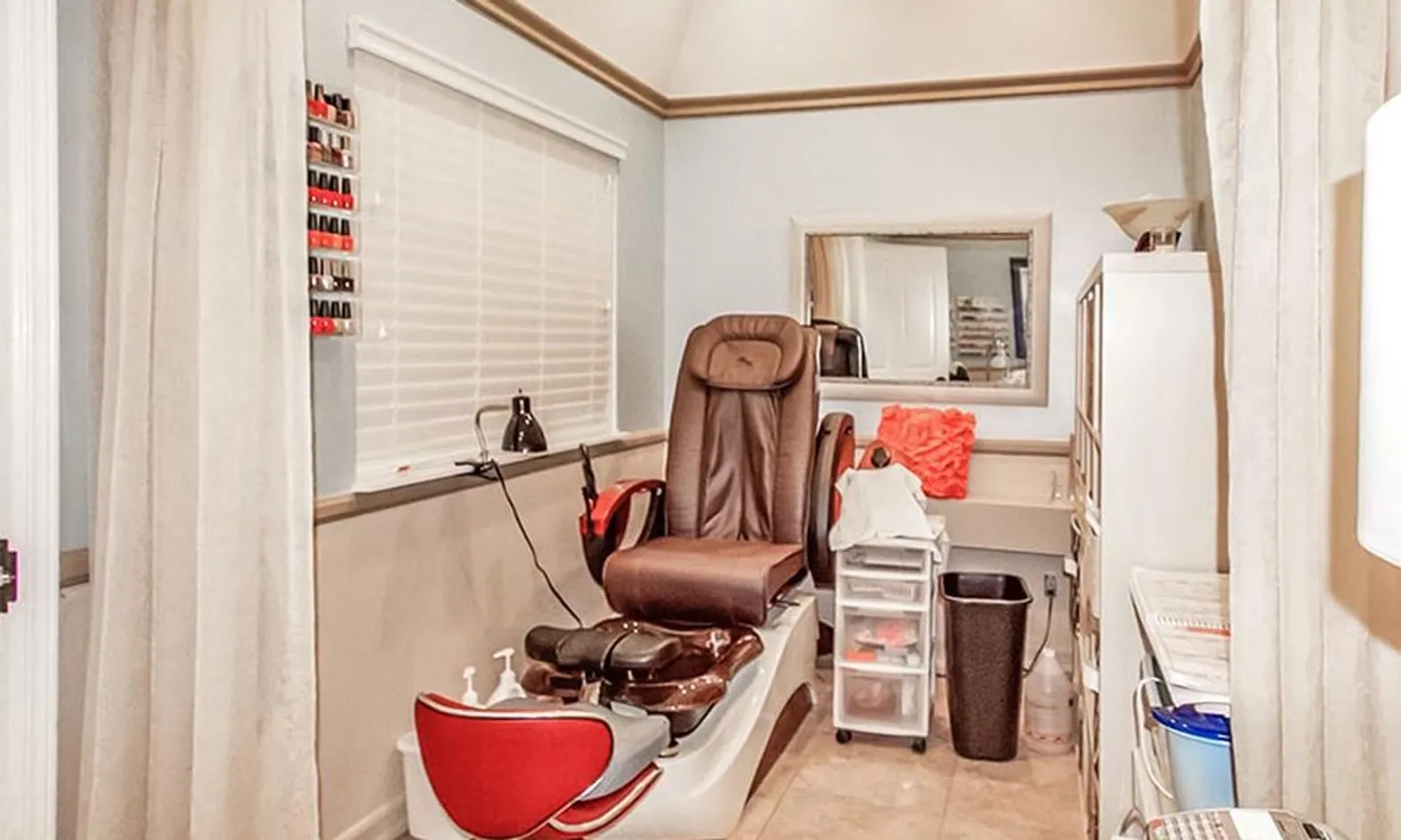 Pedicure Station