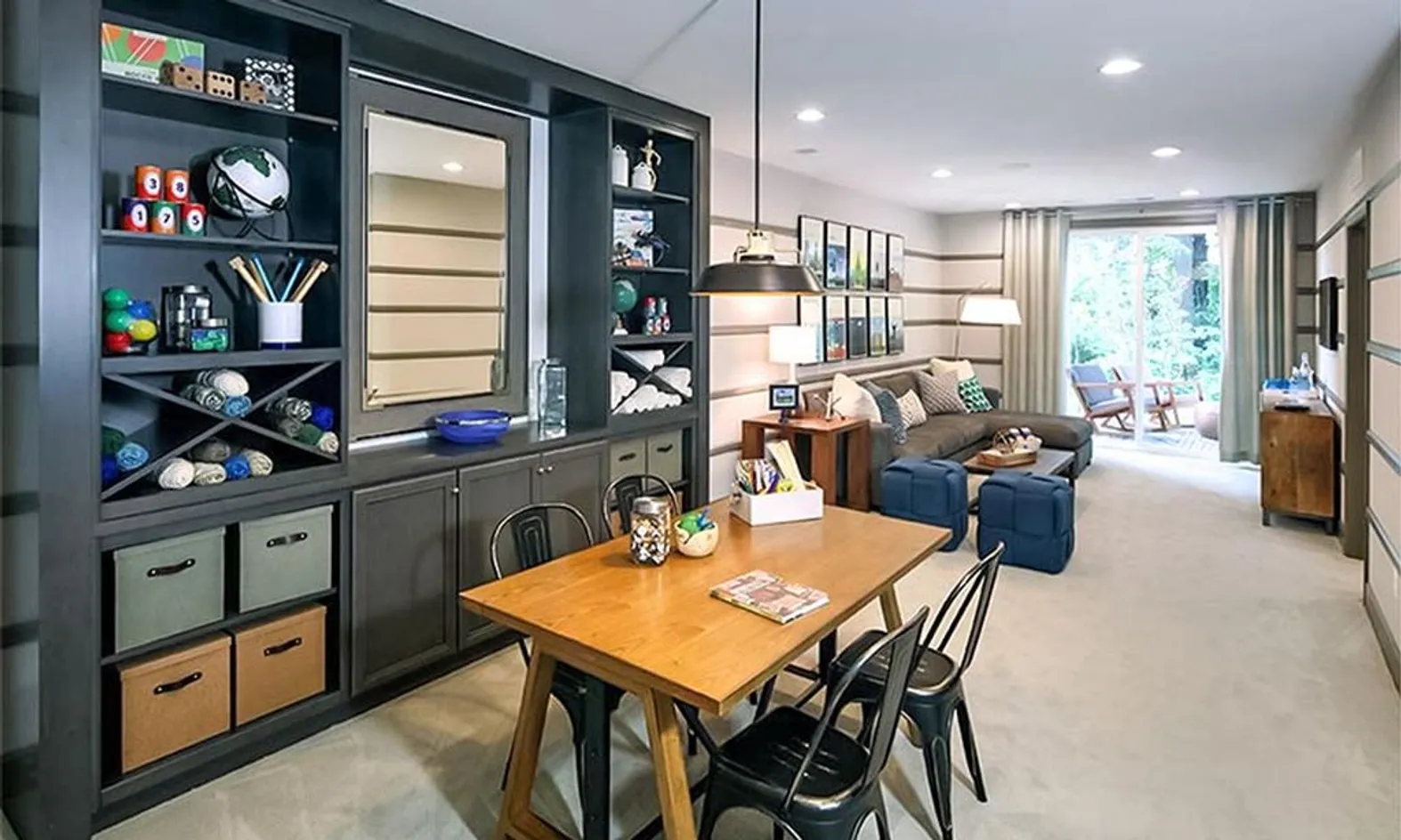 Model Den