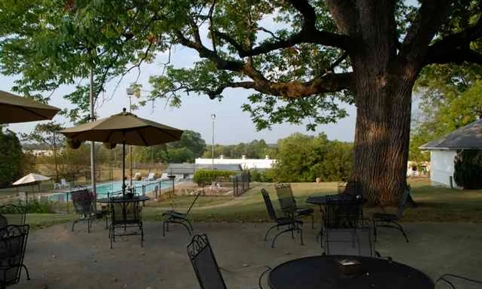 Village Green Community Center - Outdoor Spaces