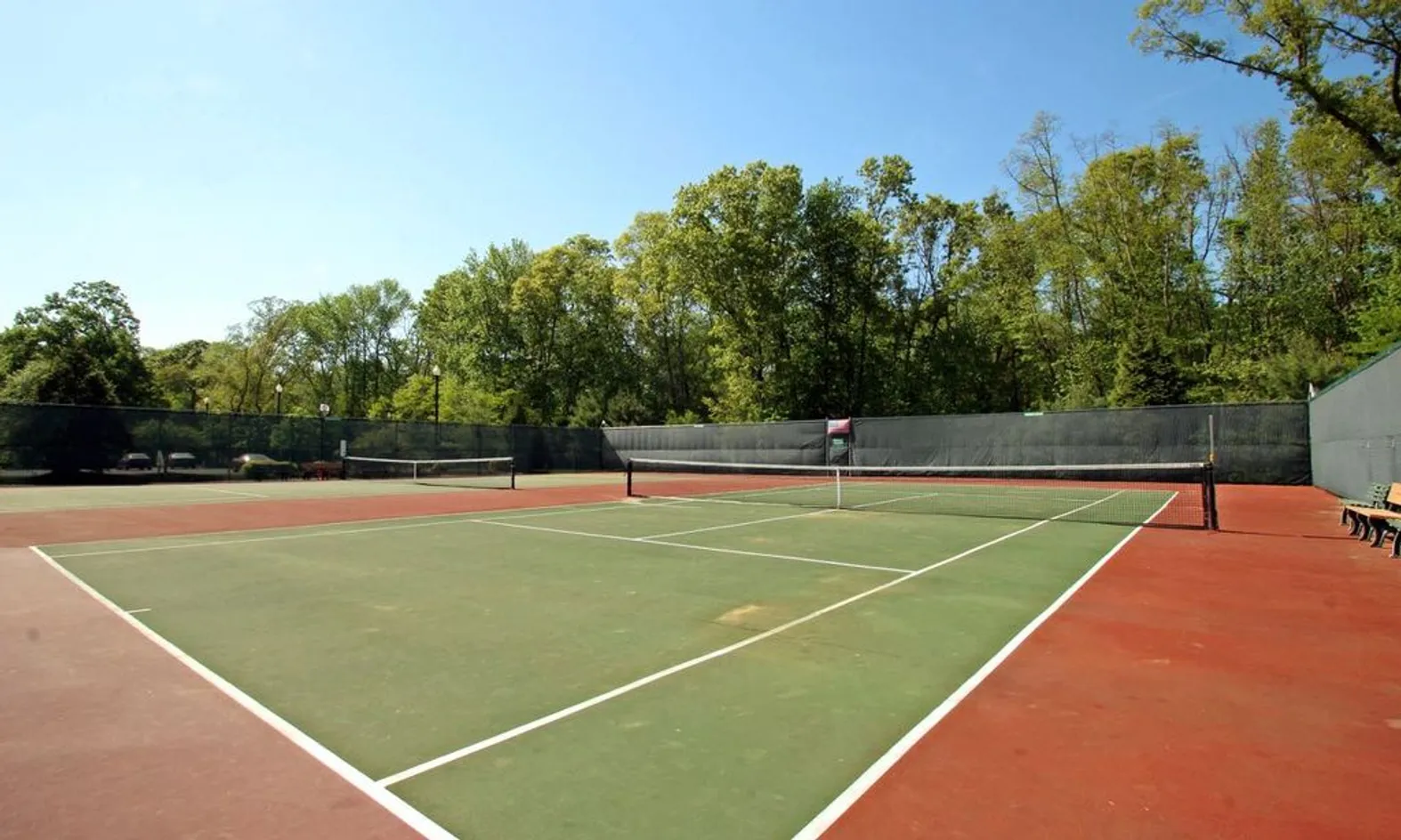 2 Tennis Courts