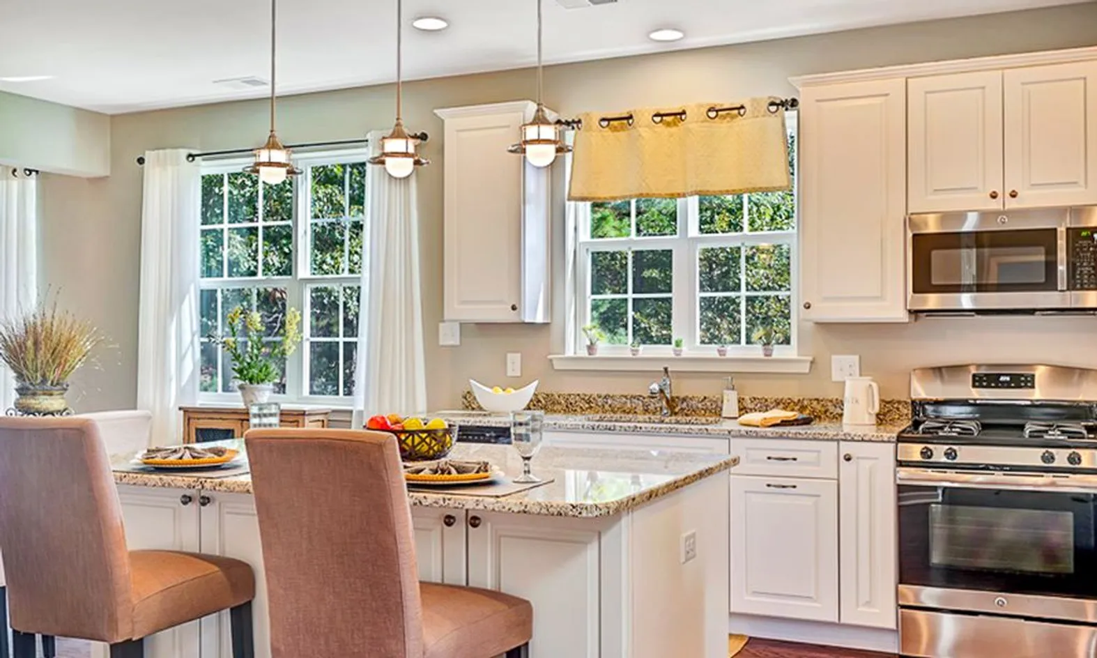 Sun-Filled Kitchens
