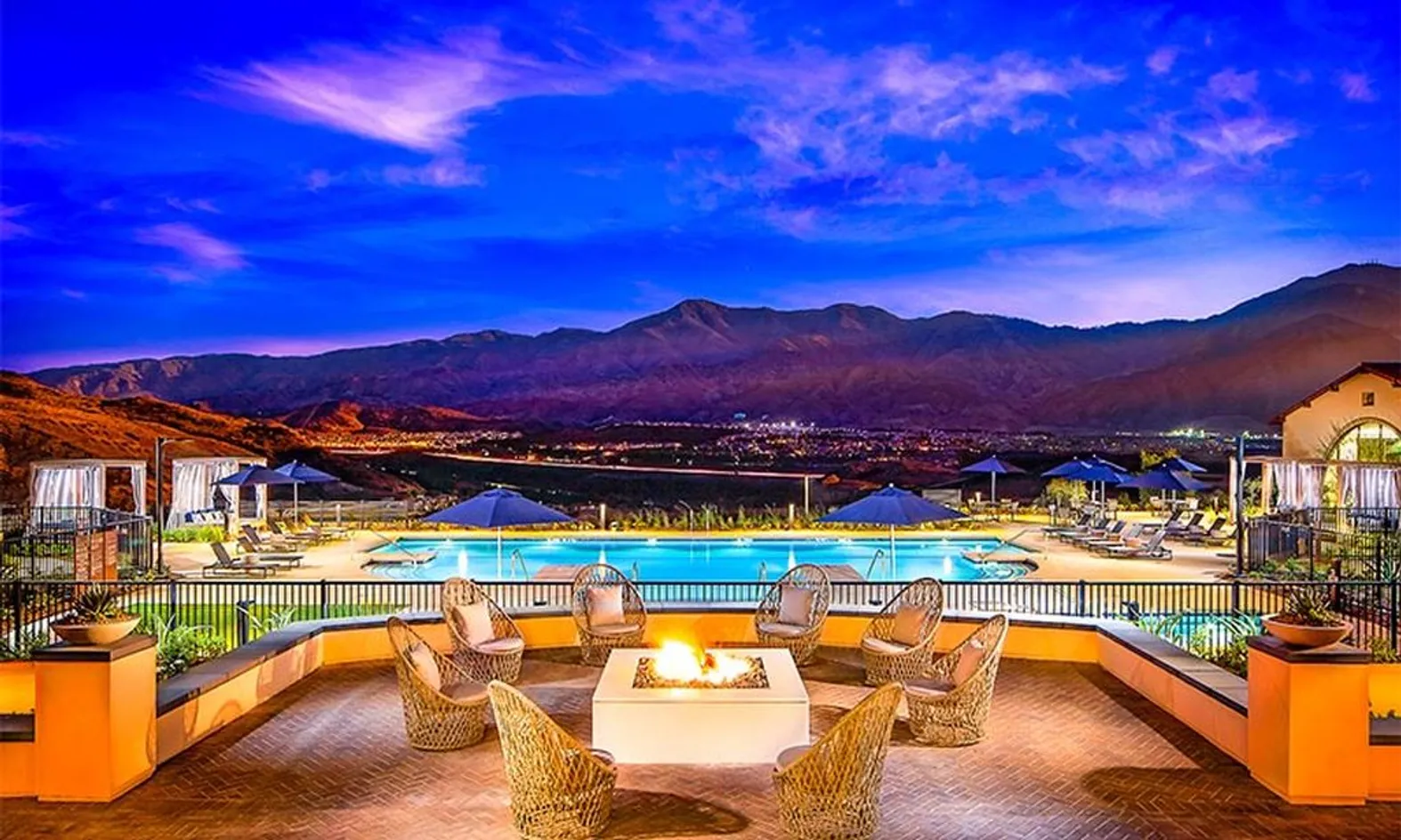 The Terrace Outdoor Lounge