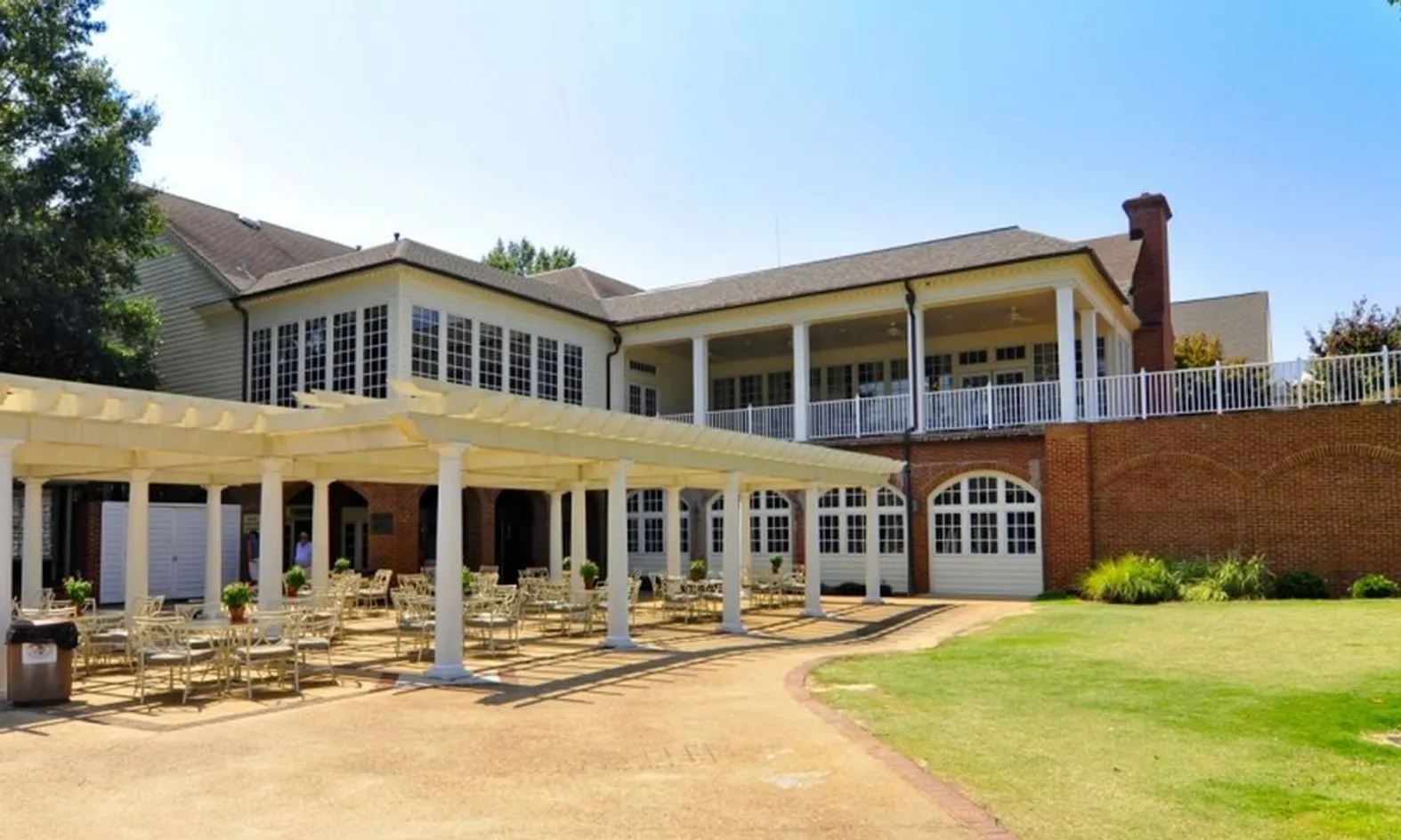 Ford's Colony Country Club - Clubhouse