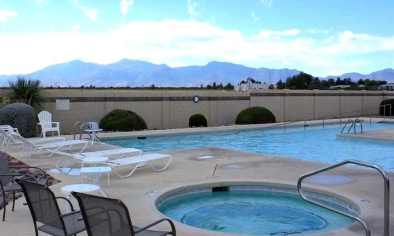 Outdoor Pool & Spa