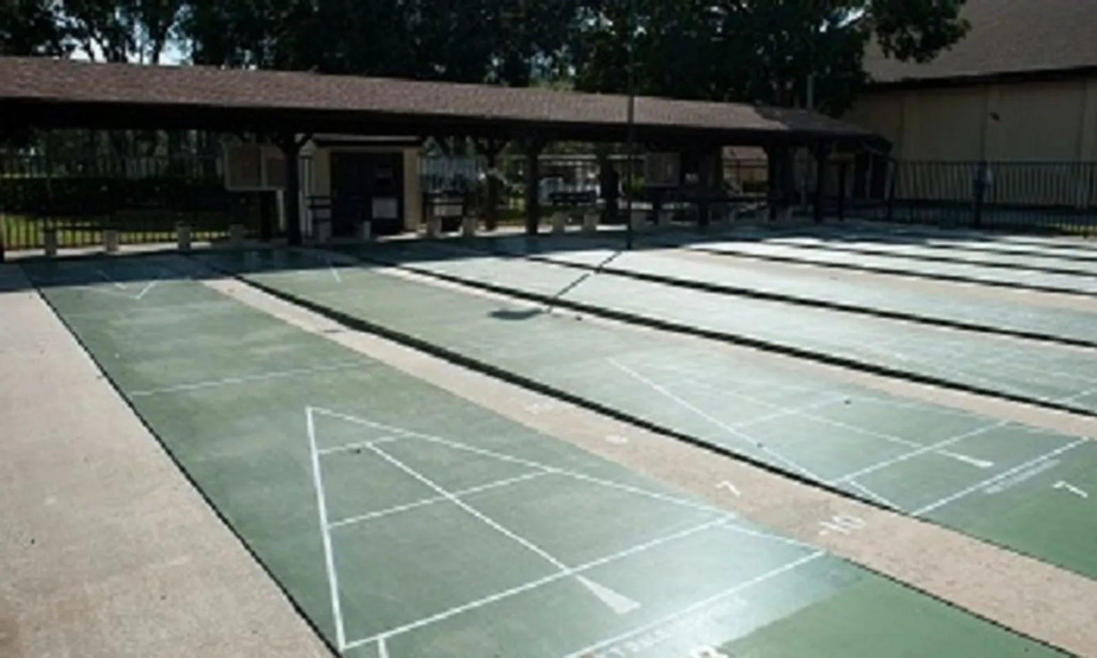 8 Shuffleboard Courts