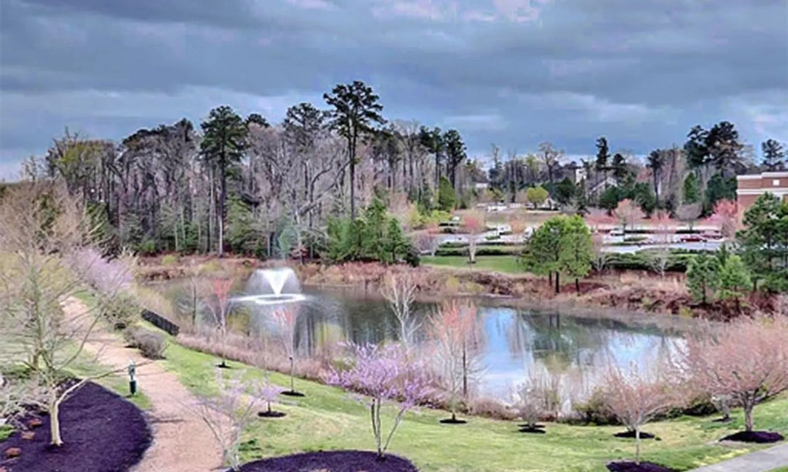 Scenic Ponds & Natural Spaces