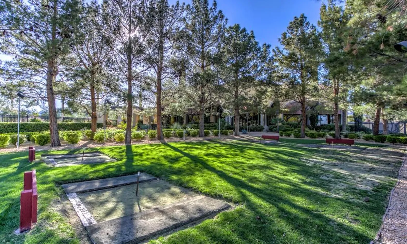 4 Horseshoe Pits