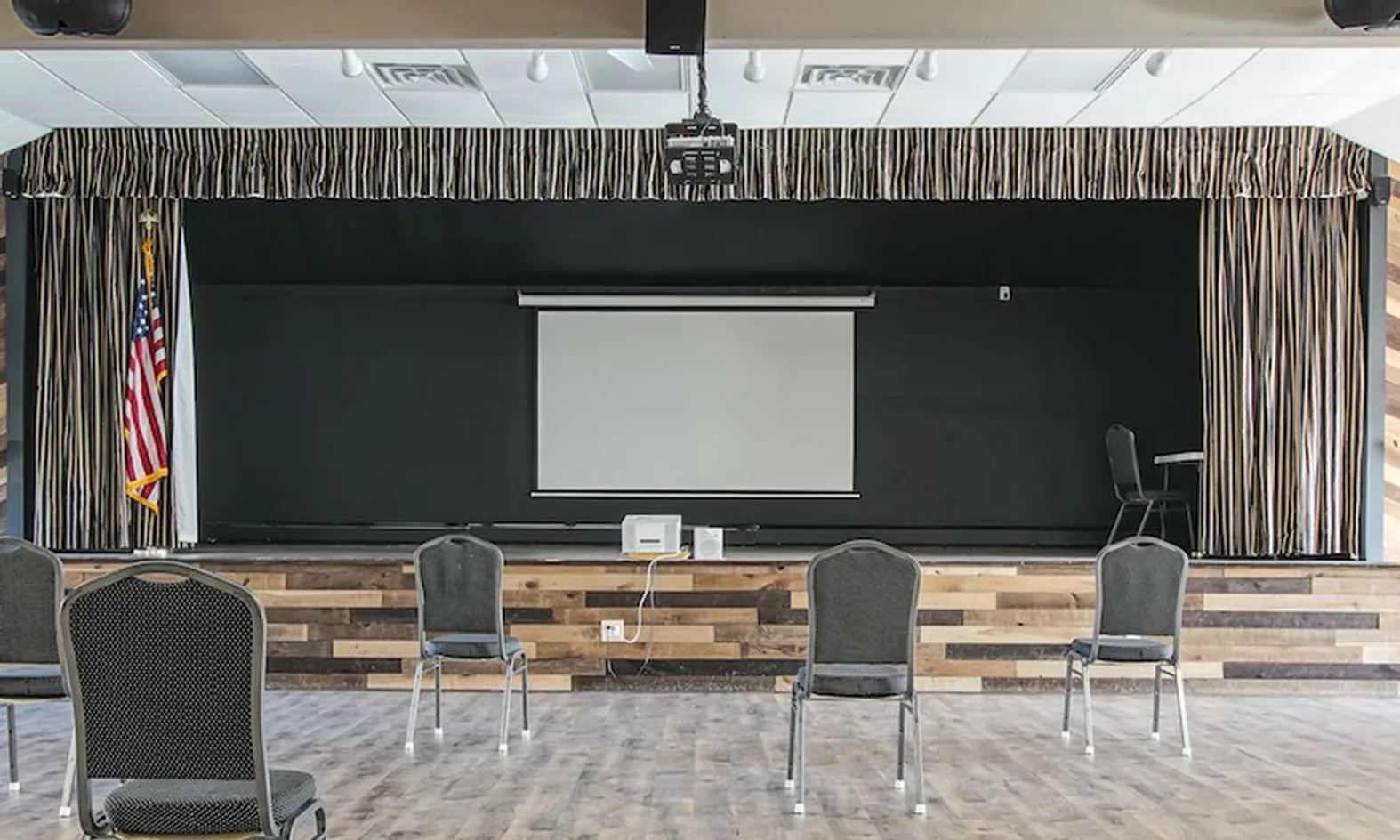 4 Auditoriums