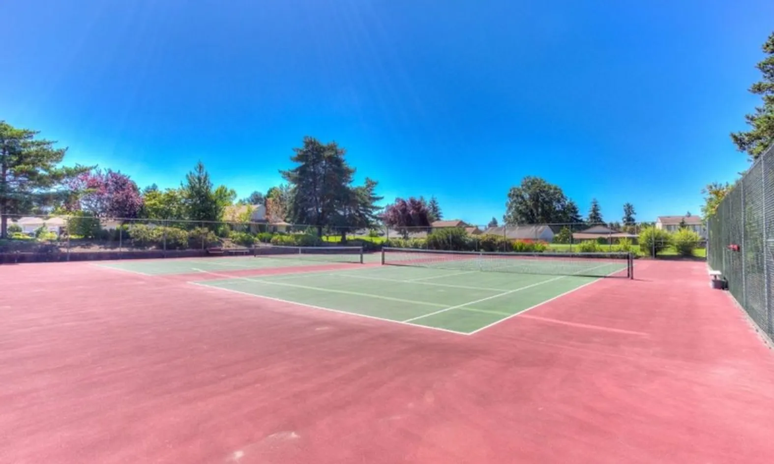 2 Tennis Courts