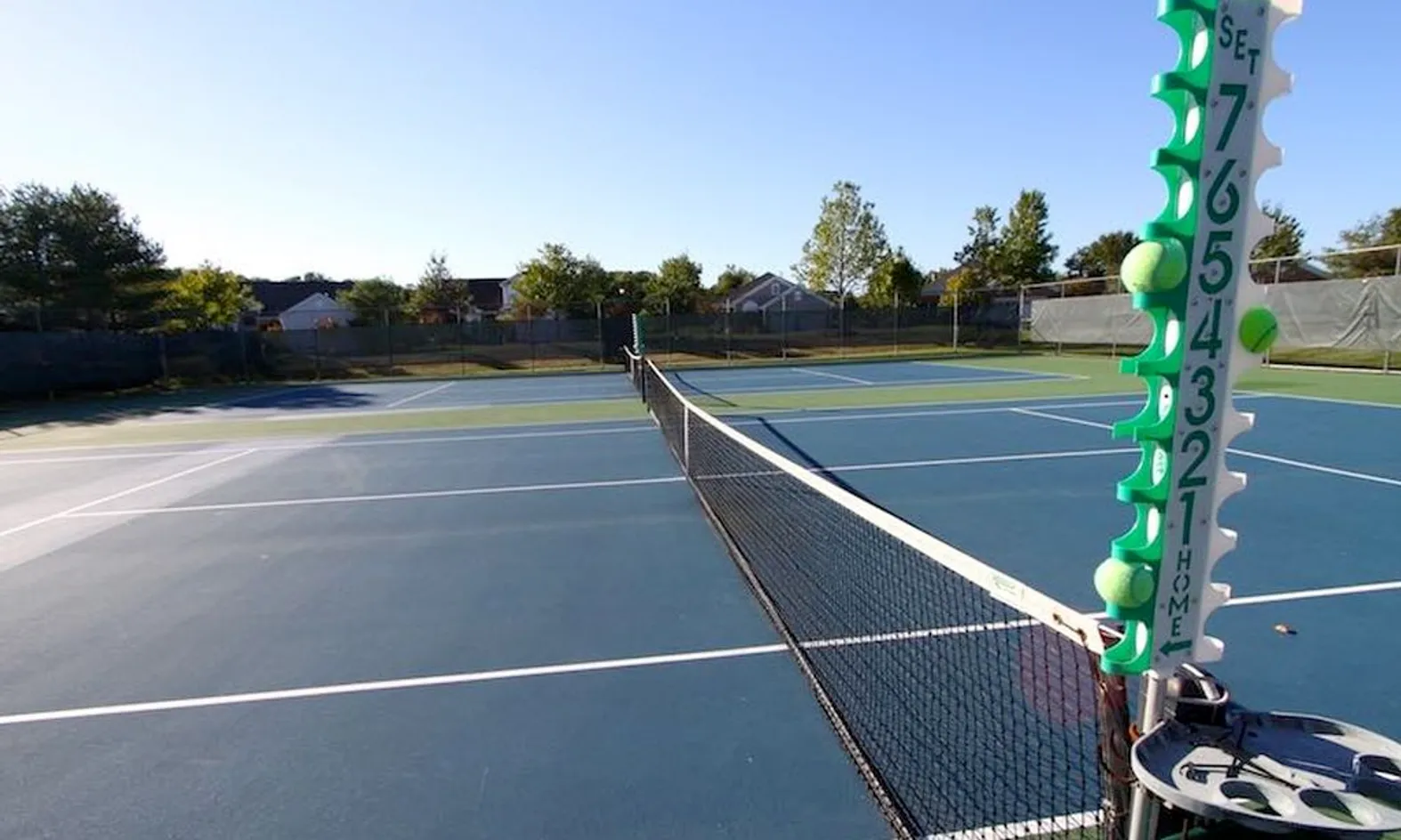 2 Tennis Courts
