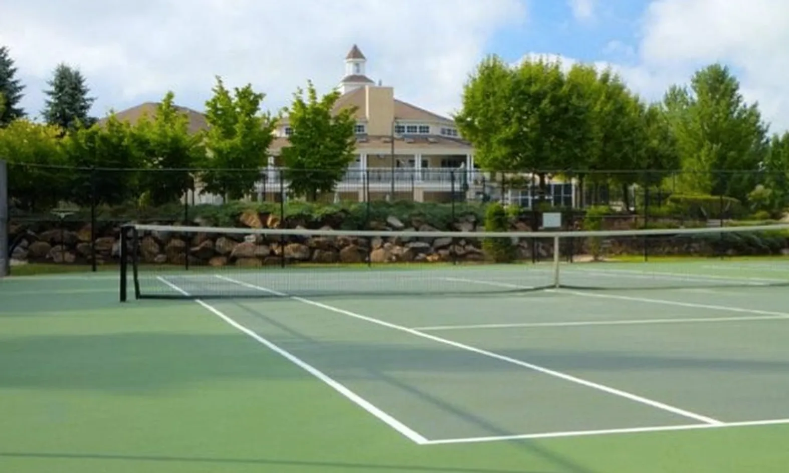 2 Tennis Courts