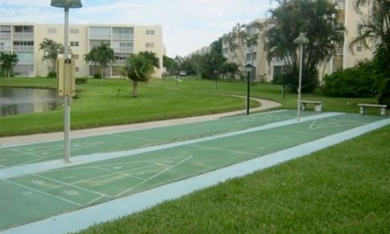 4 Shuffleboard Courts