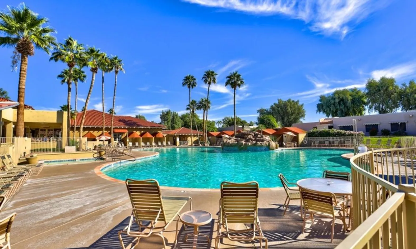 Outdoor Pool & Spa