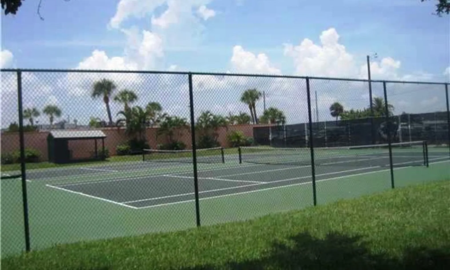 2 Tennis Courts