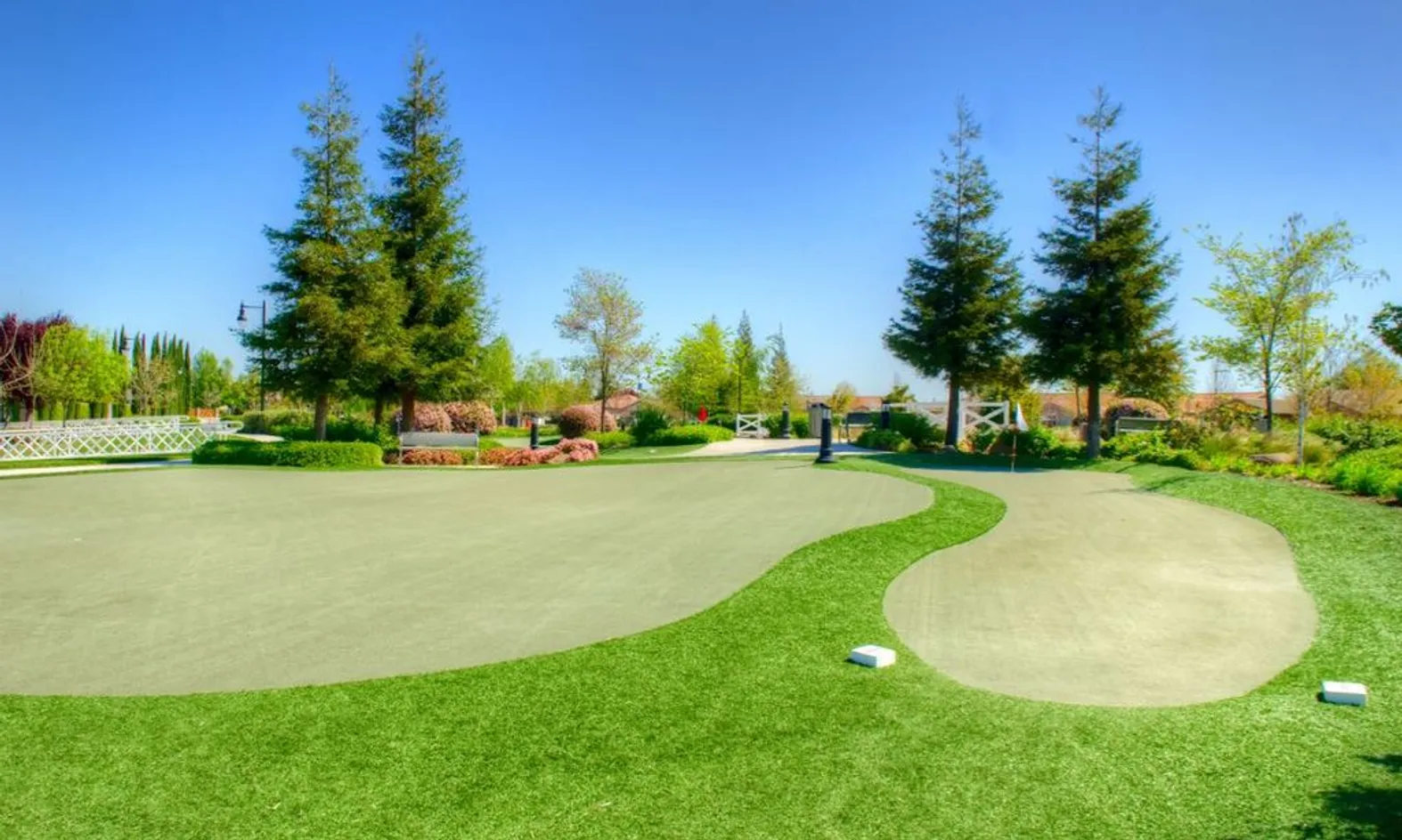 18-Hole Putting Green