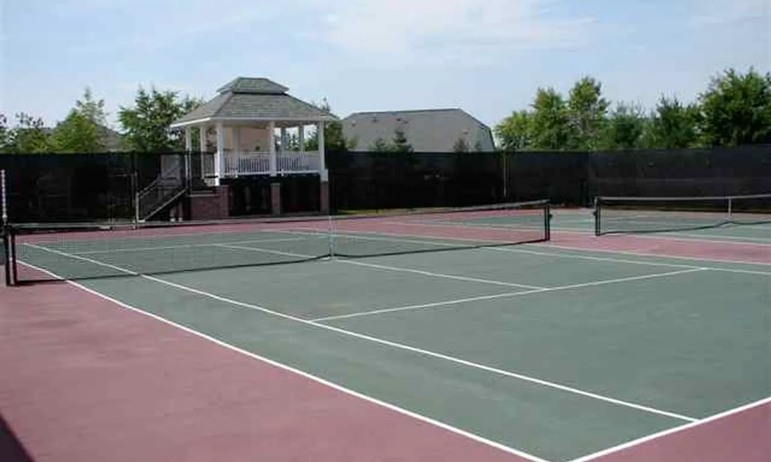 2 Tennis Courts