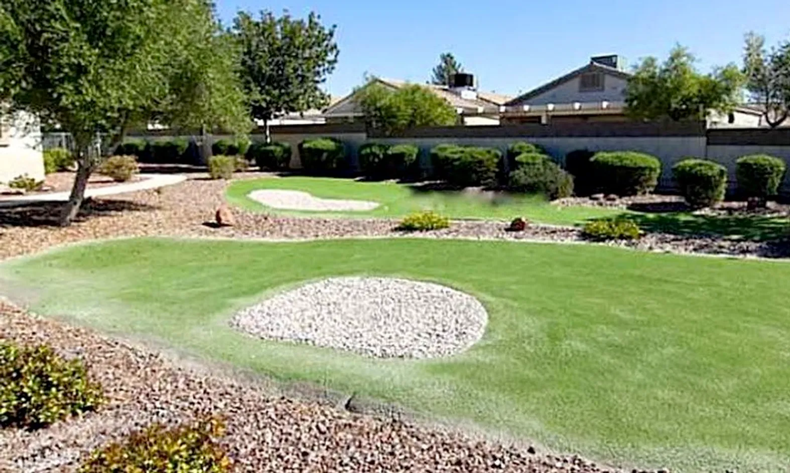 18-Hole Putting Green