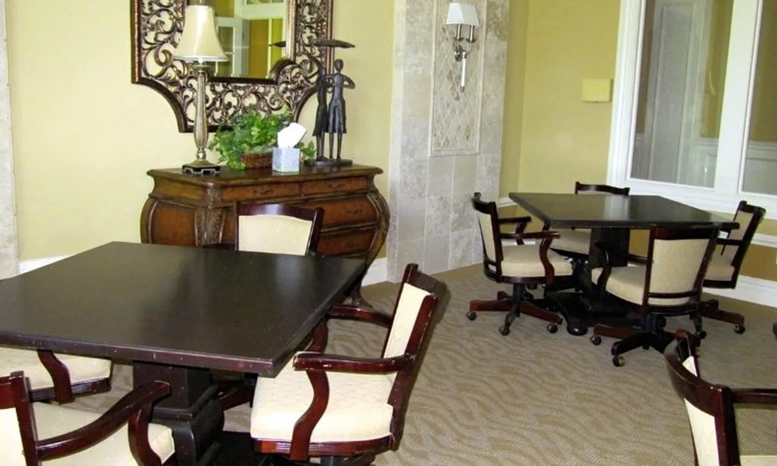 Hobby & Game Room