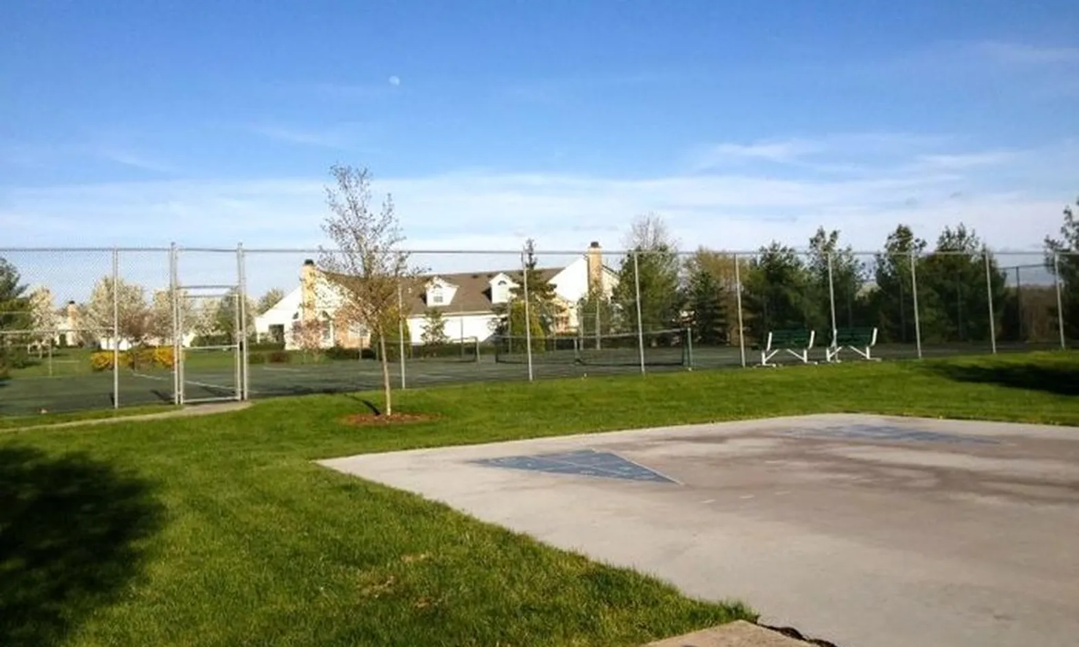 2 Shuffleboard & Tennis Courts