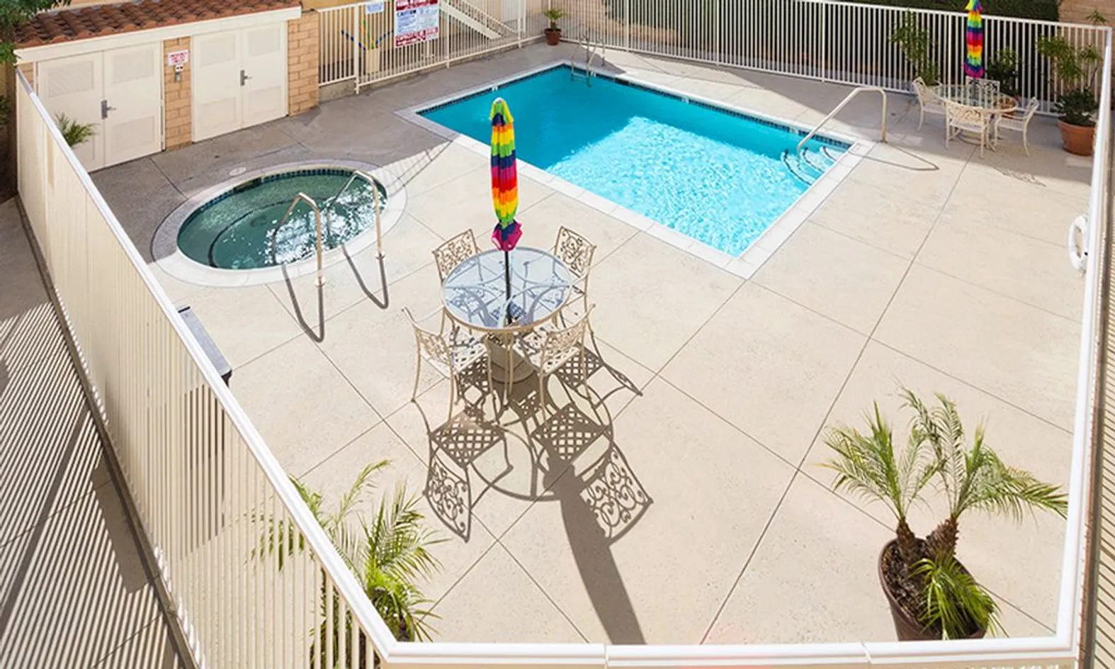 Outdoor Pool & Spa