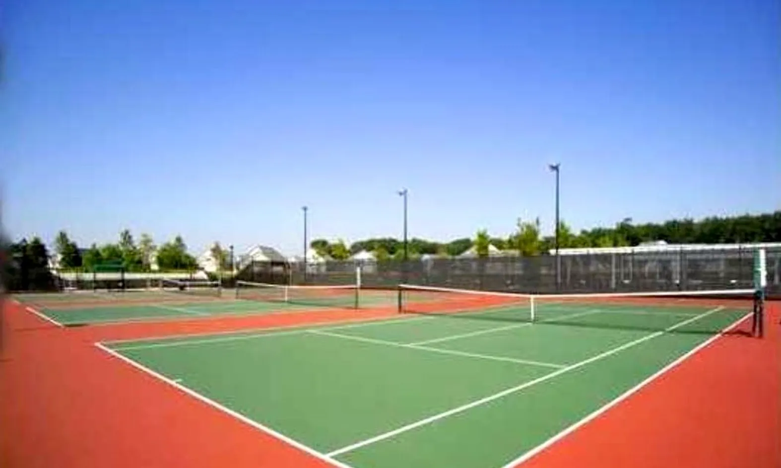 2 Tennis Courts