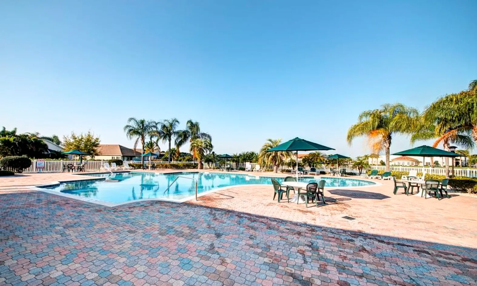Outdoor Resort-Style Pool