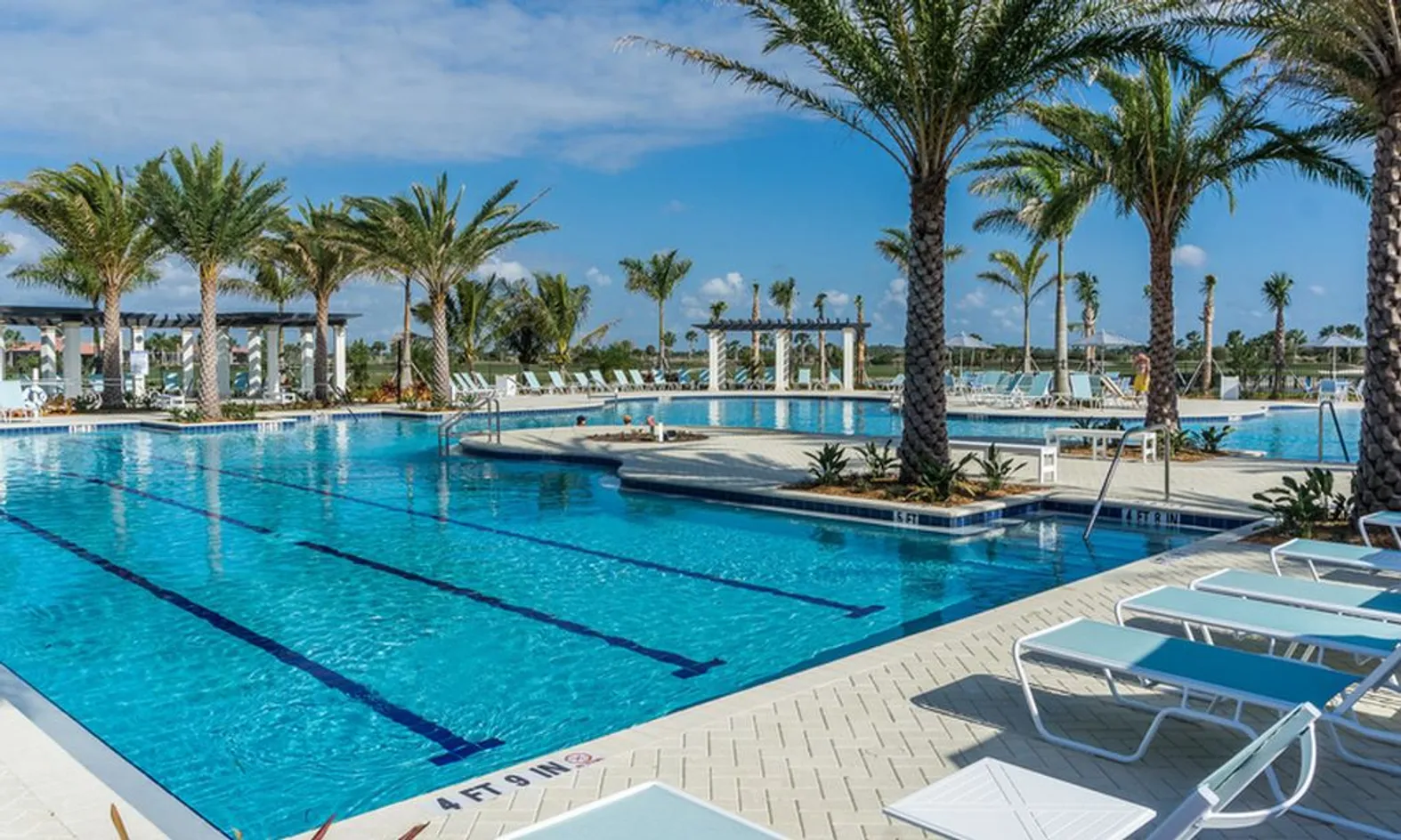 Outdoor Resort-Style Pool & Spa