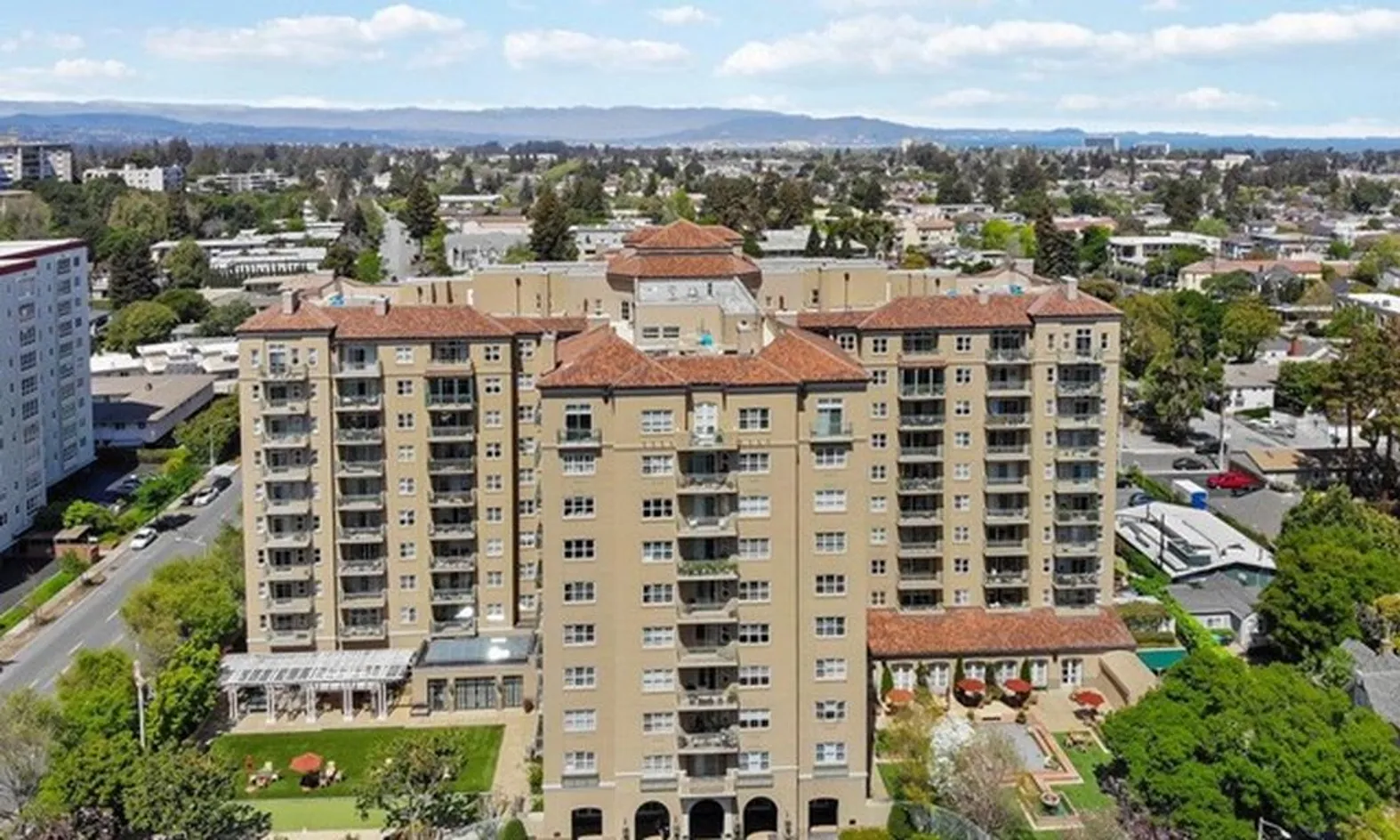 The Peninsula Regent