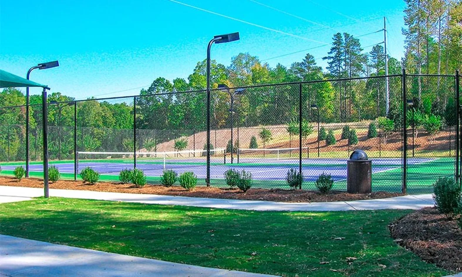 2 Tennis Courts