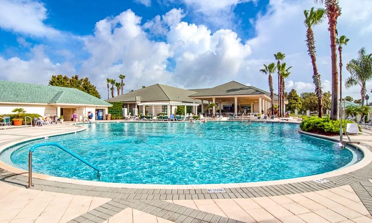 Outdoor Resort-Style Pool & Spa