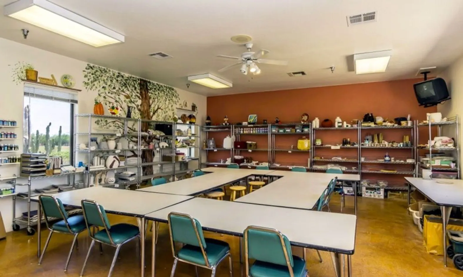 Arts & Crafts Studio