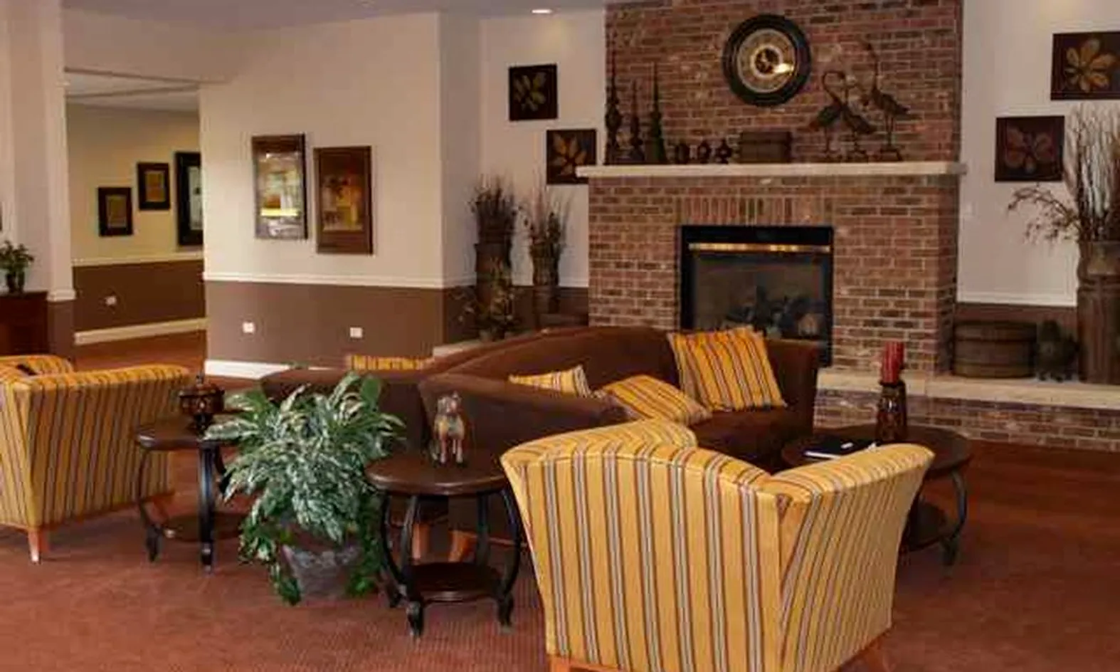 Fireplace lounge