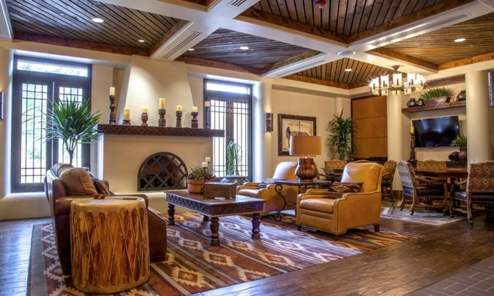 Saguaro Lounge