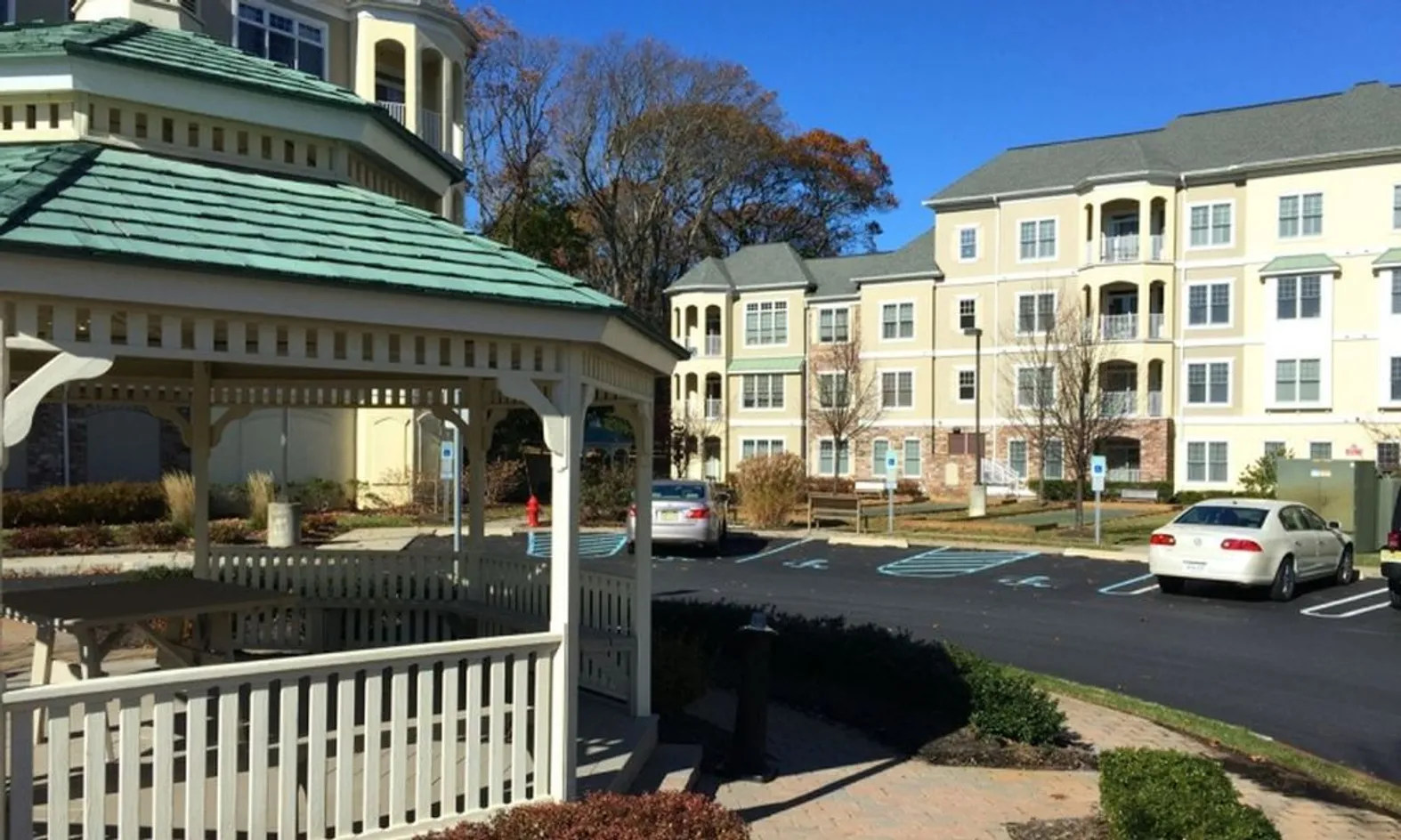 2 Gazebos