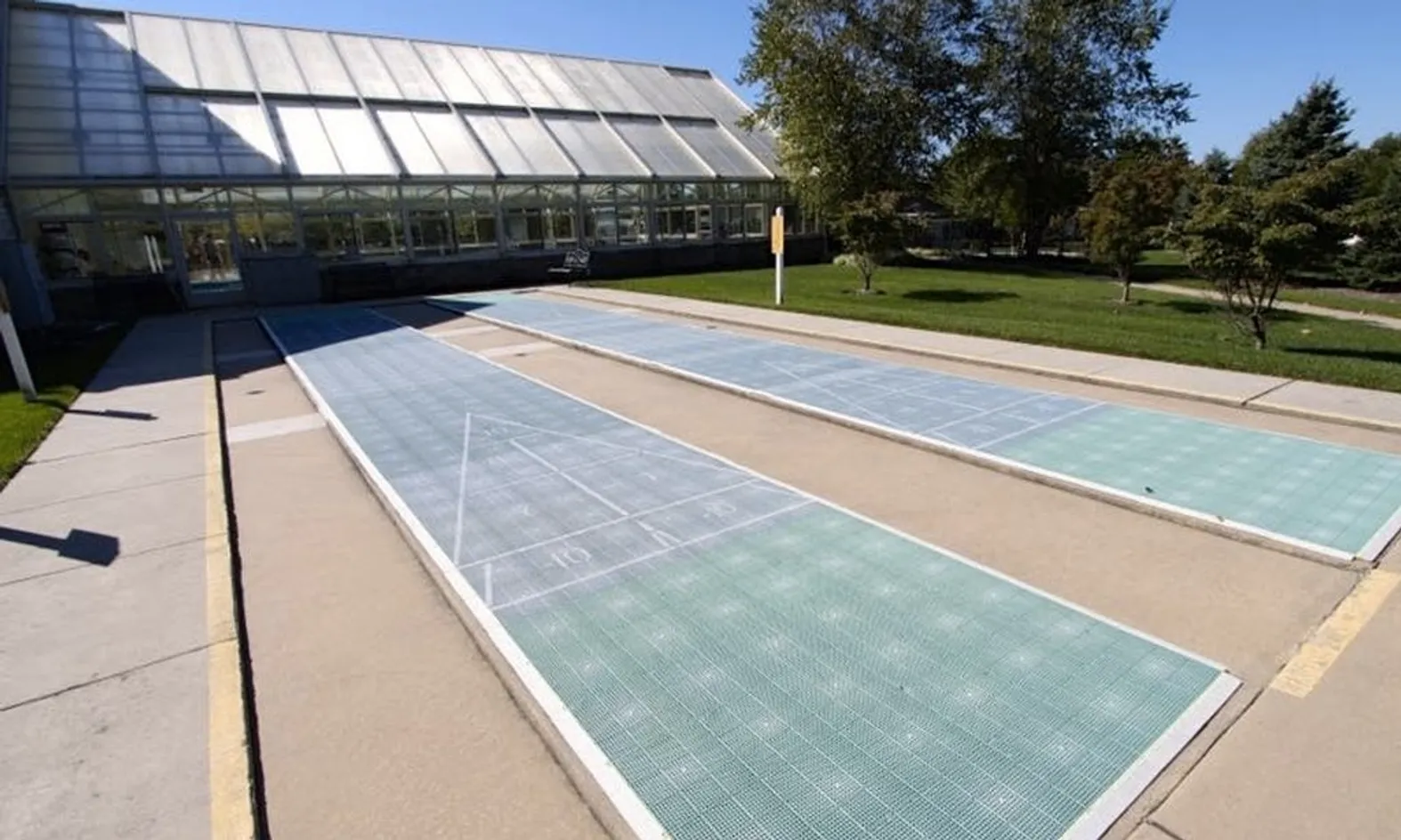 2 Shuffleboard Courts