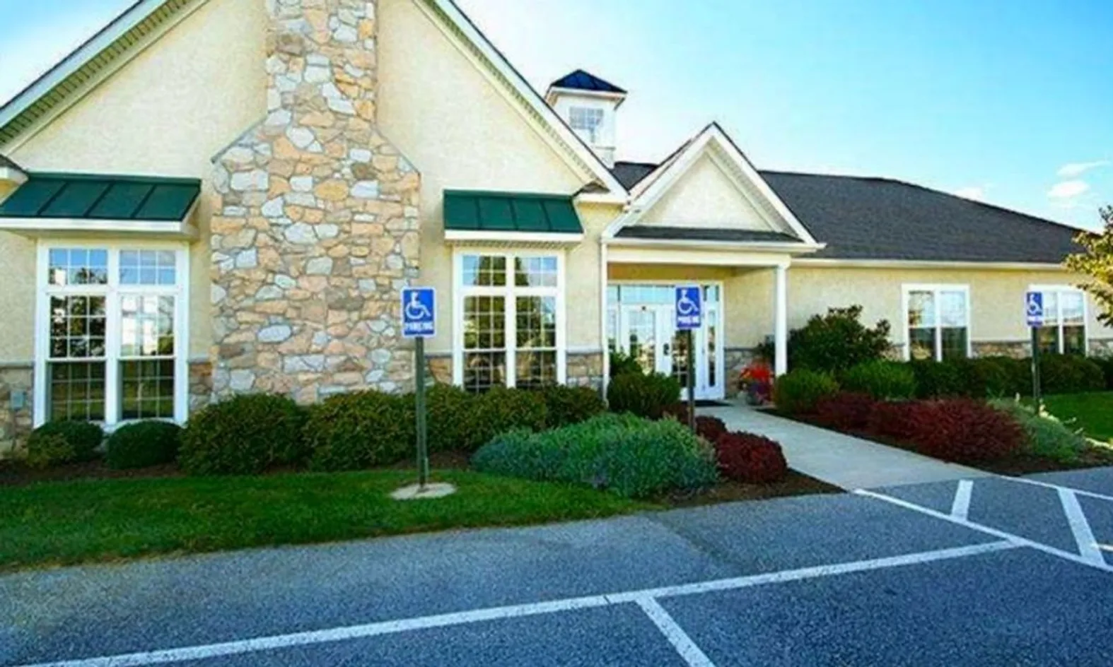 Clubhouse - 6,000 Sq. Ft.
