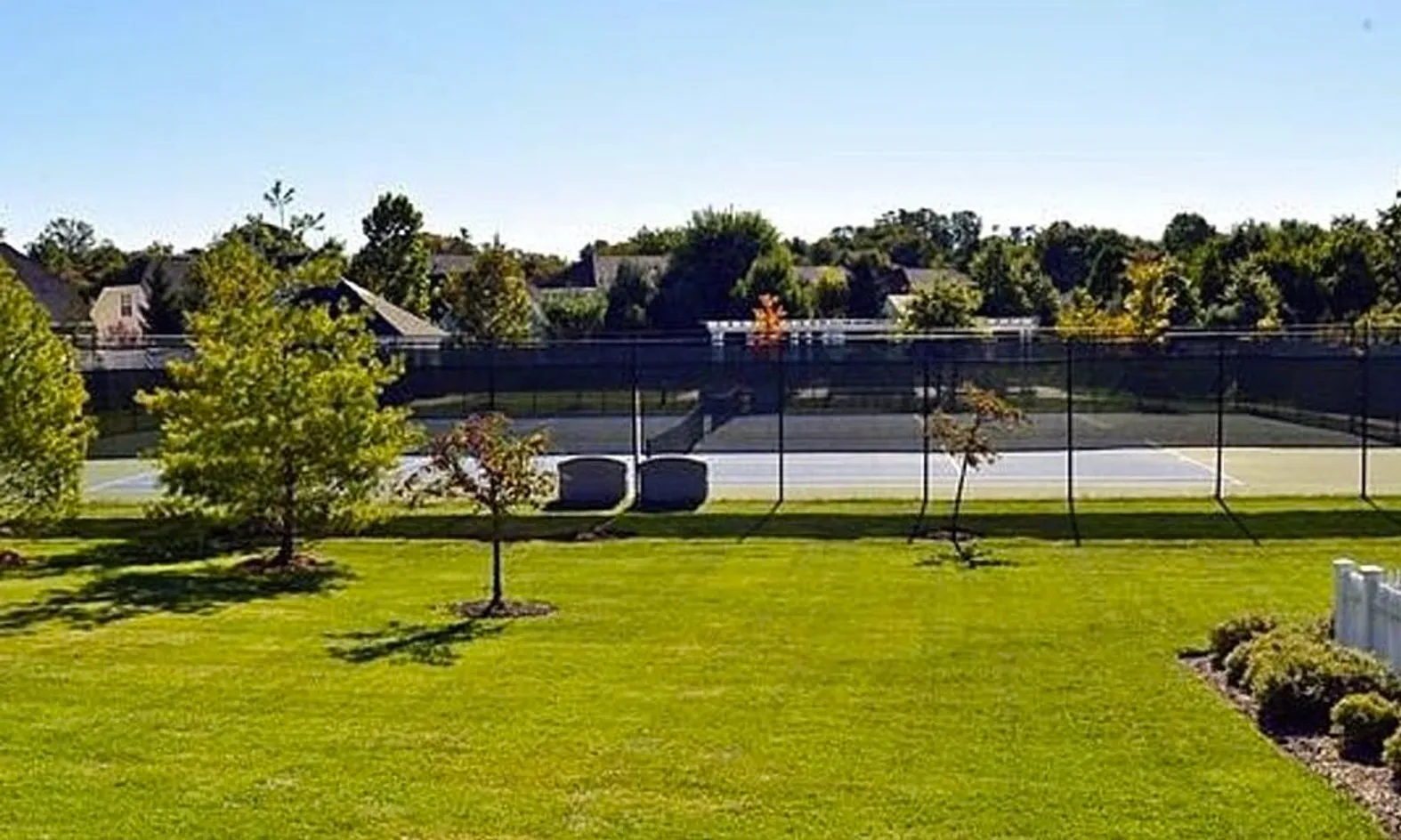 2 Tennis Courts