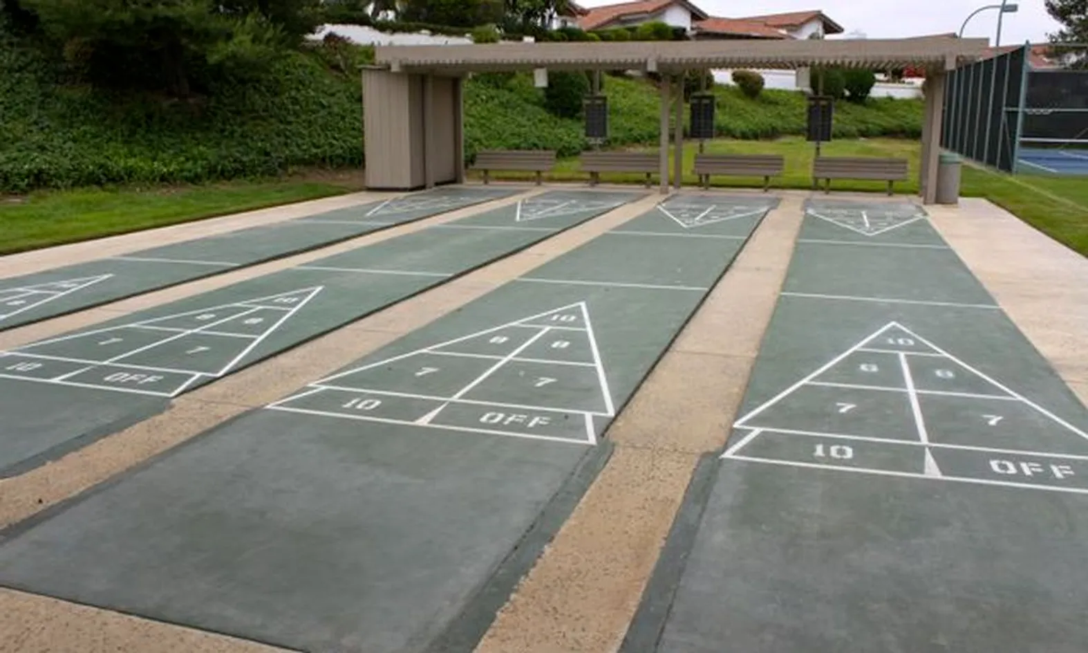 4 Shuffleboard Courts