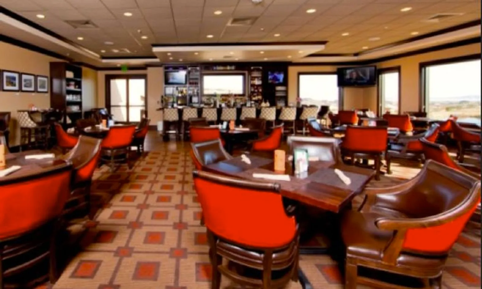 On-Site Dining at The Grille at Prescott Lakes