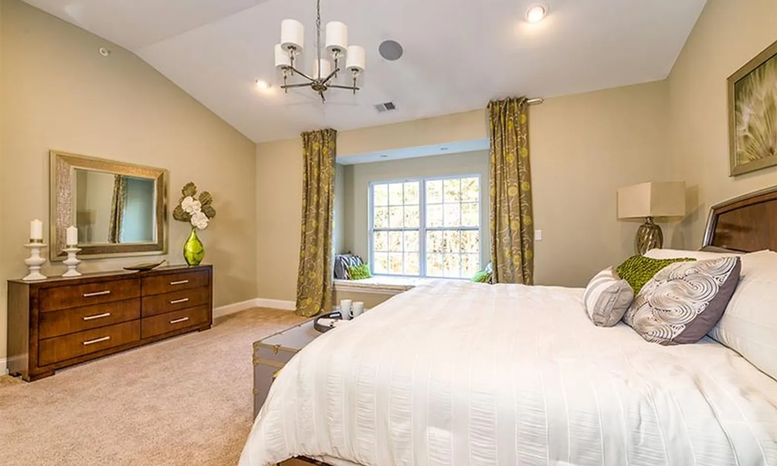 Model Master Bedroom