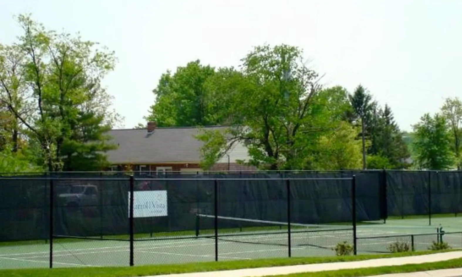 2 Tennis Courts