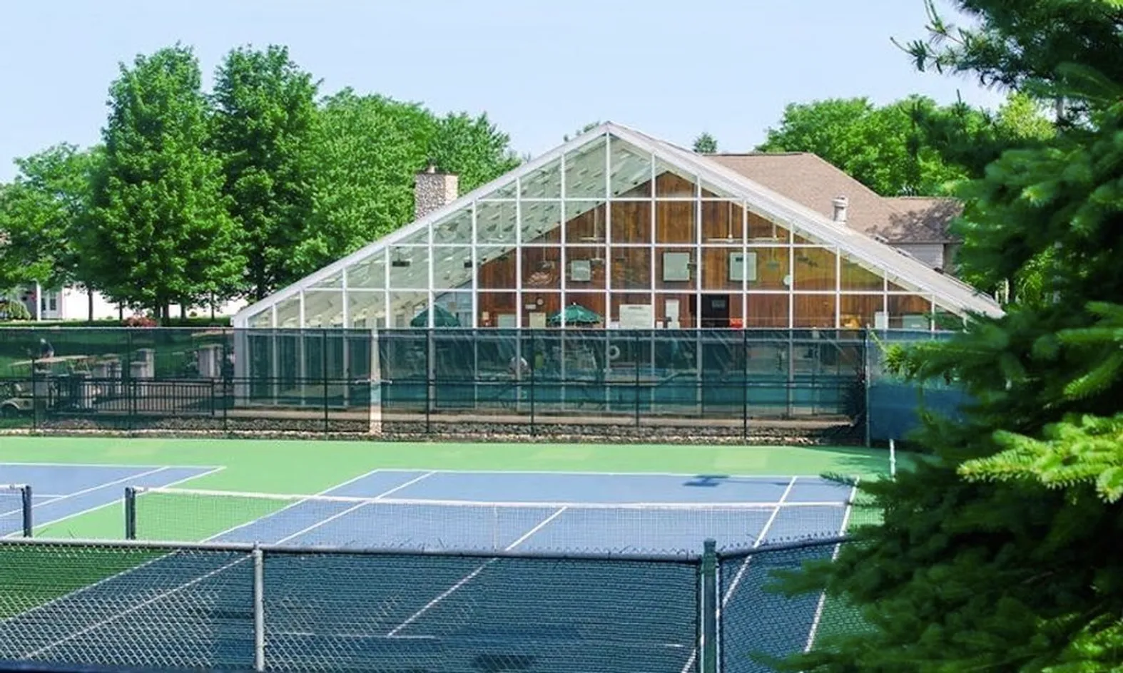 4 Tennis Courts