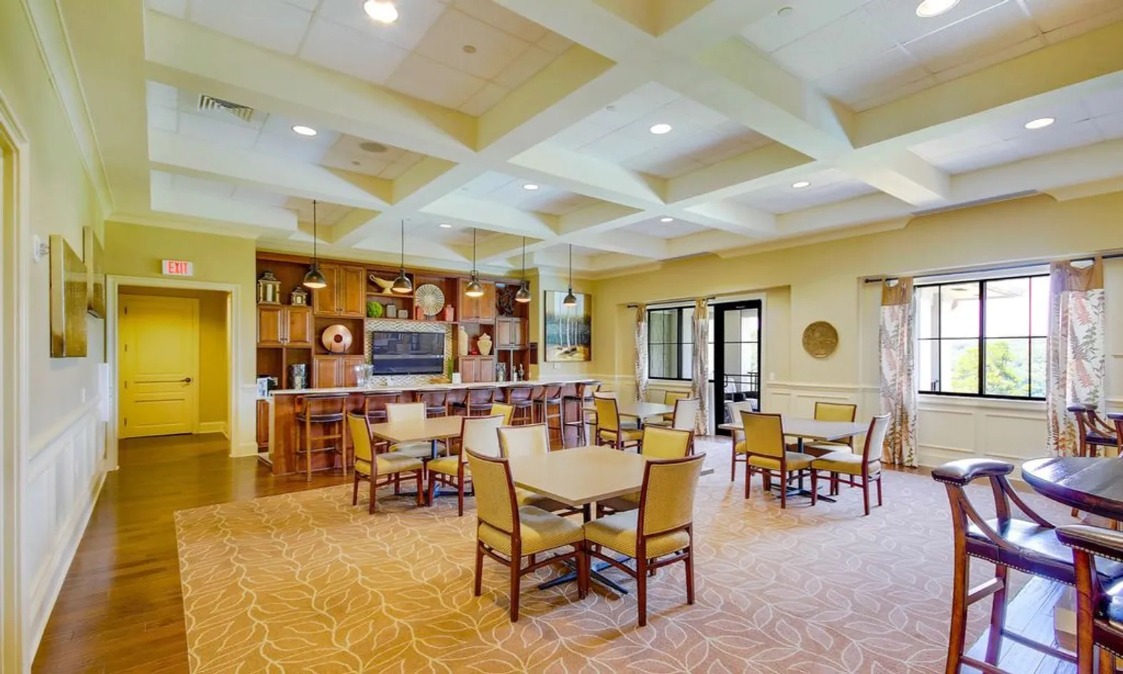 Bar & Dining Room