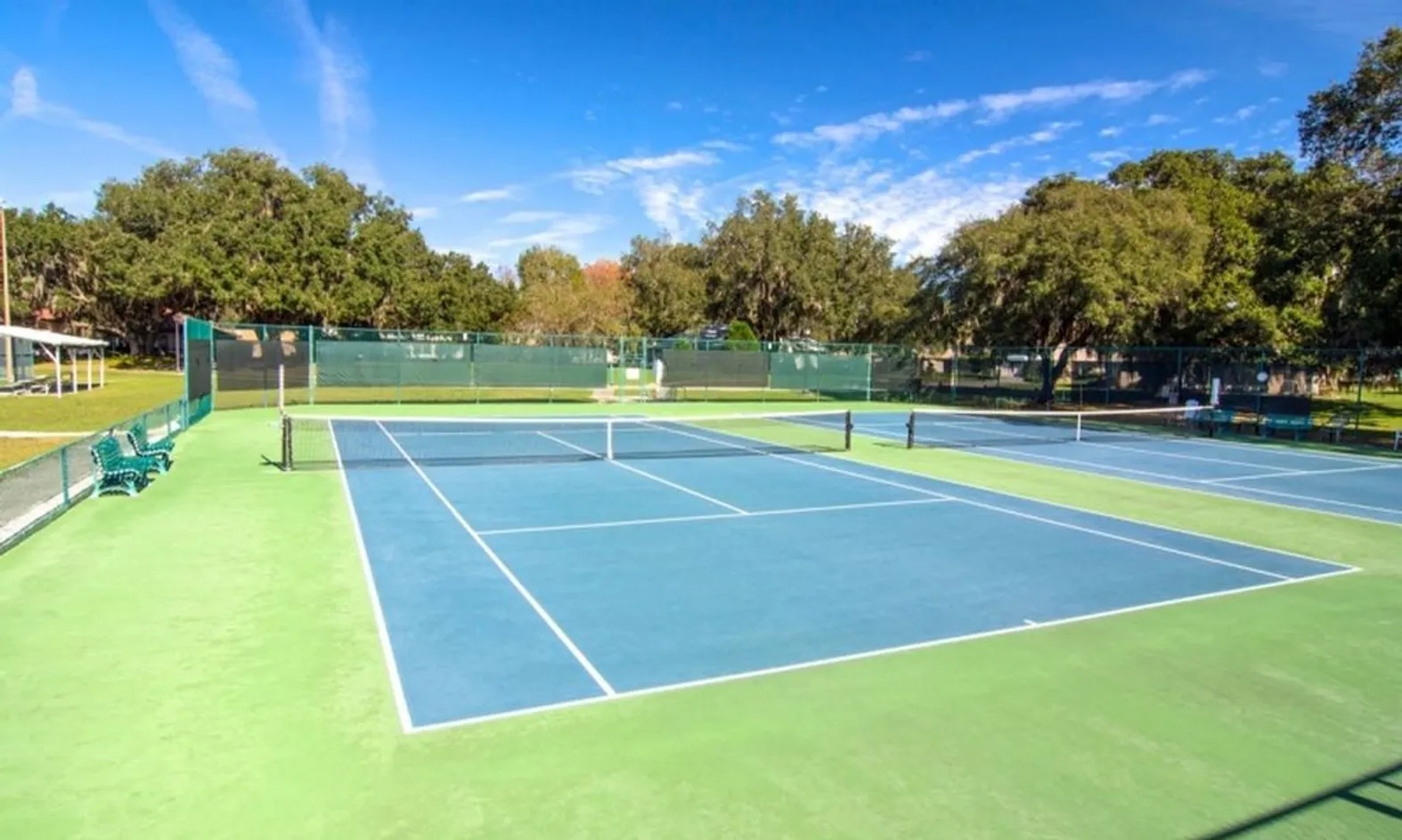 6 Tennis Courts
