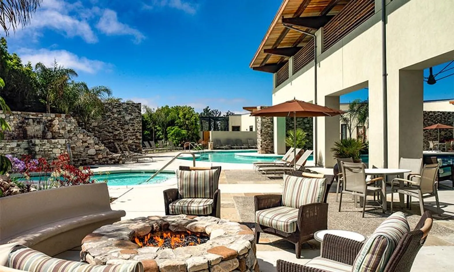 Outdoor Lounge with Fire Pit