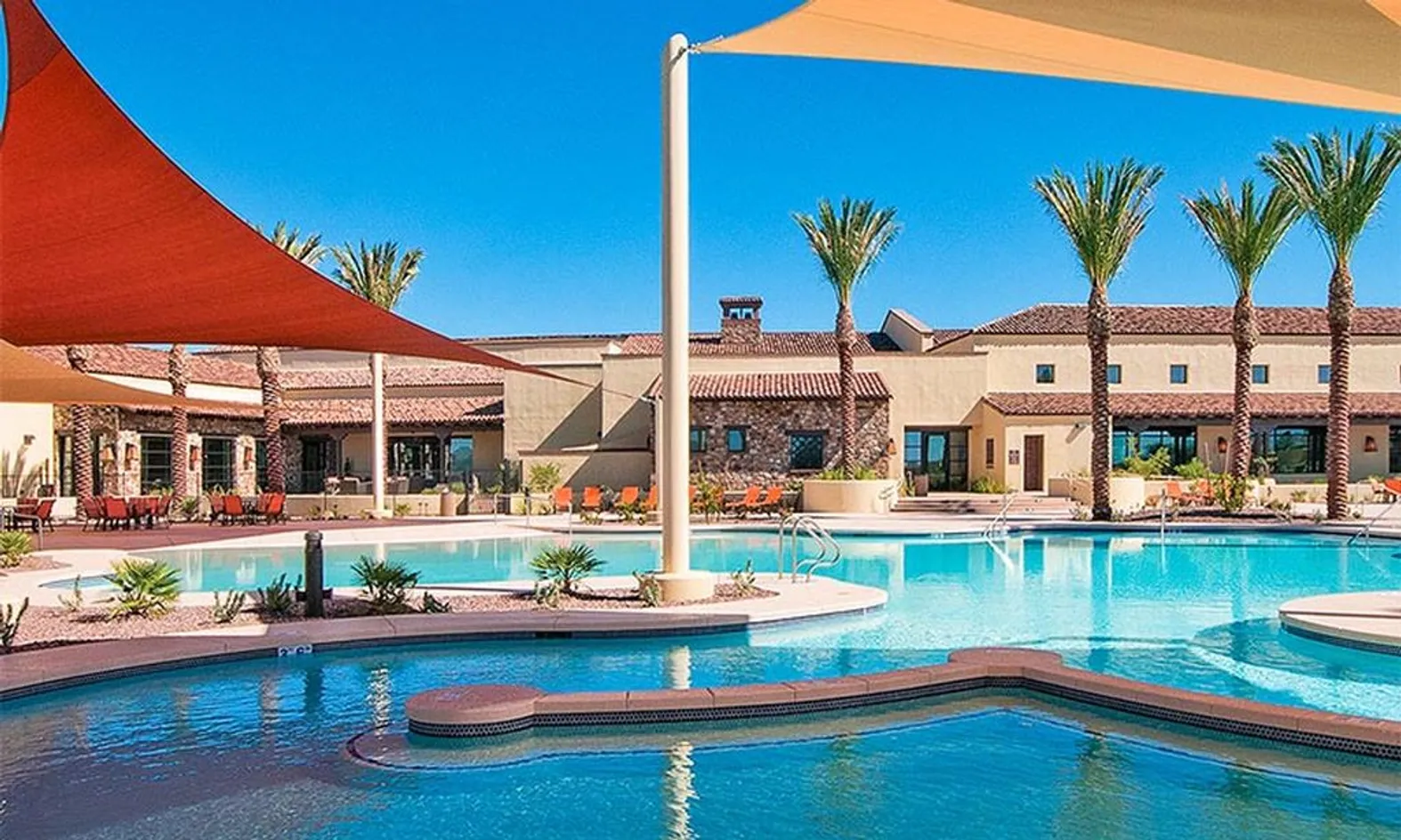 Outdoor Resort-Style Pool