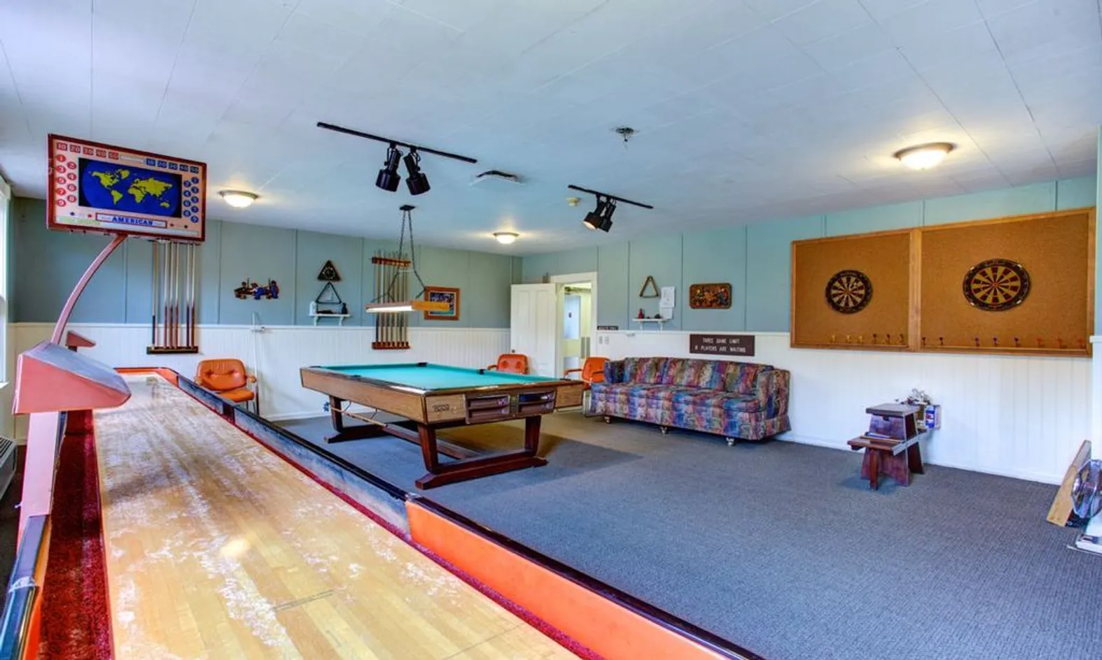 Hobby & Game Room