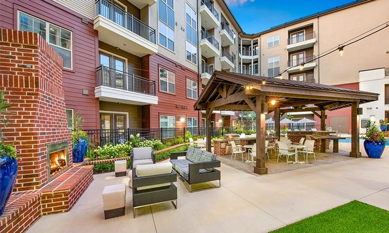 Outdoor Patio & BBQ Area